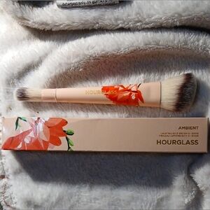 HOURGLASS Ambient Lighting Edit Brush II DEER - Limited Edition